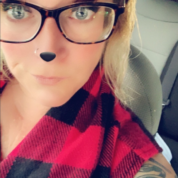 Meet your Posher, Kelli - Picture 4 of 7